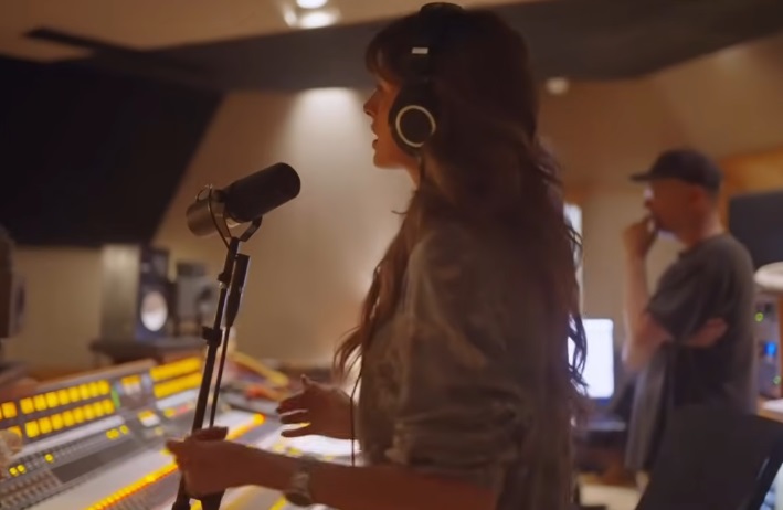 Ella Langley - Choosin' Texas in the studio with Tom Bukovac